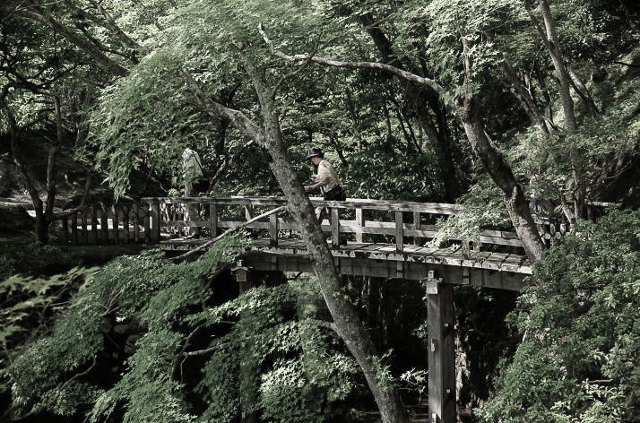 Kaedebashi bridge at Shugakuin Villa.