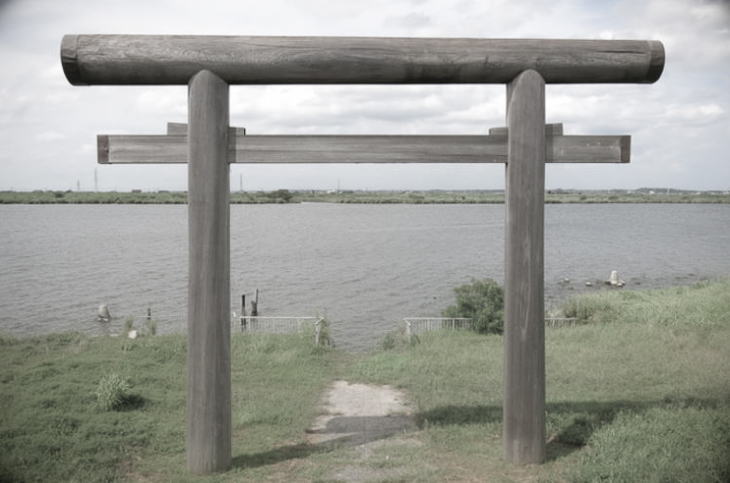 The first torii gate (entrance gate) to Katori Shrine, along the Tone River, Chiba Prefecture.