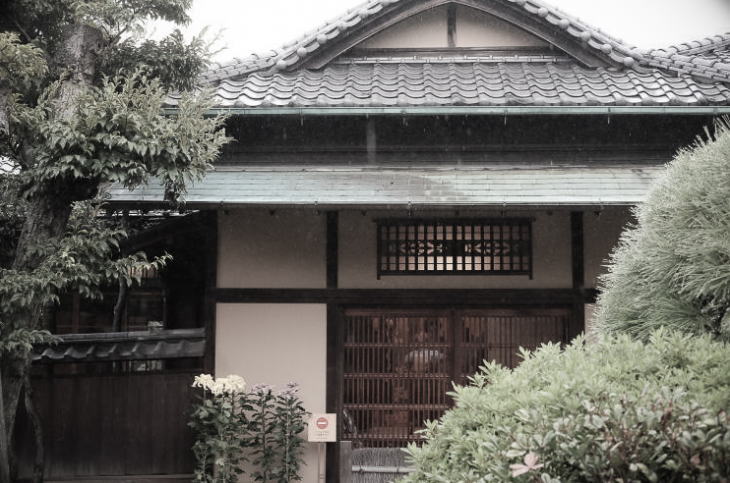 Old entrance at Yamamoto-tei.