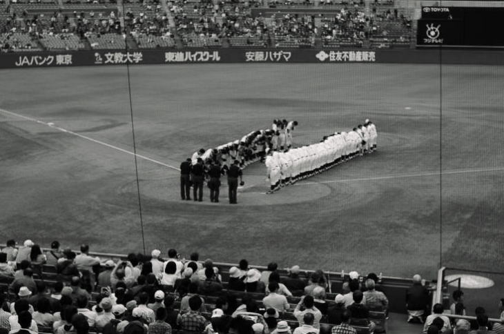 a game between Waseda and Rikkyo in the Tokyo Big6 University Baseball Championship.
