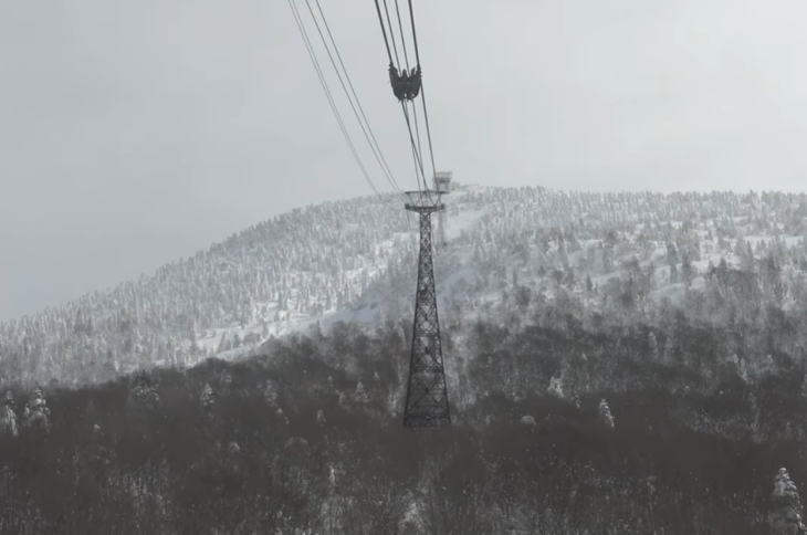 Hakkoda Ropeway cable car.