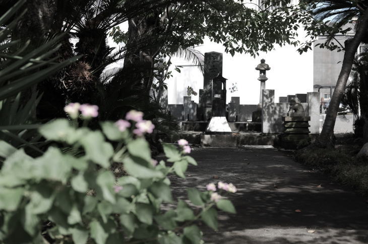 The Soushi-no-Haka tomb near Shimizu Port.