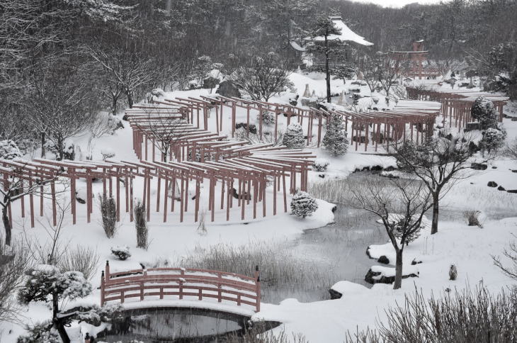 Takayama Inari Shrine in Aomori.