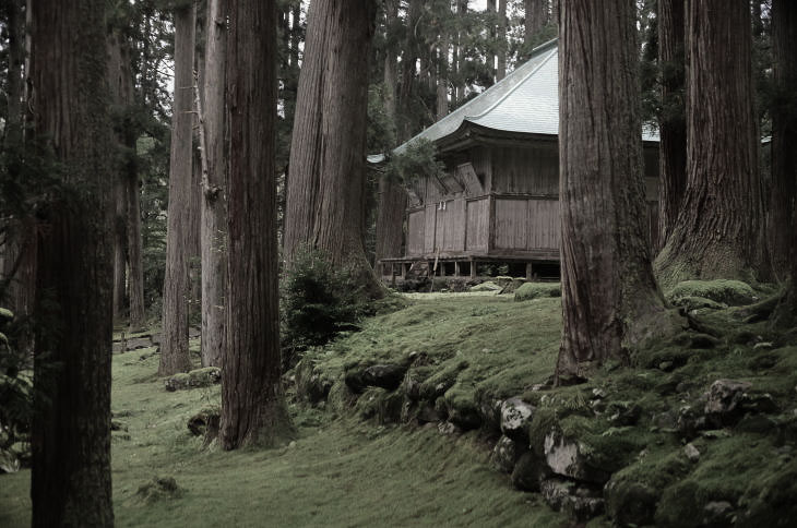 Haiden (Worship Hall) at Heisenji Hakusan Shrine.