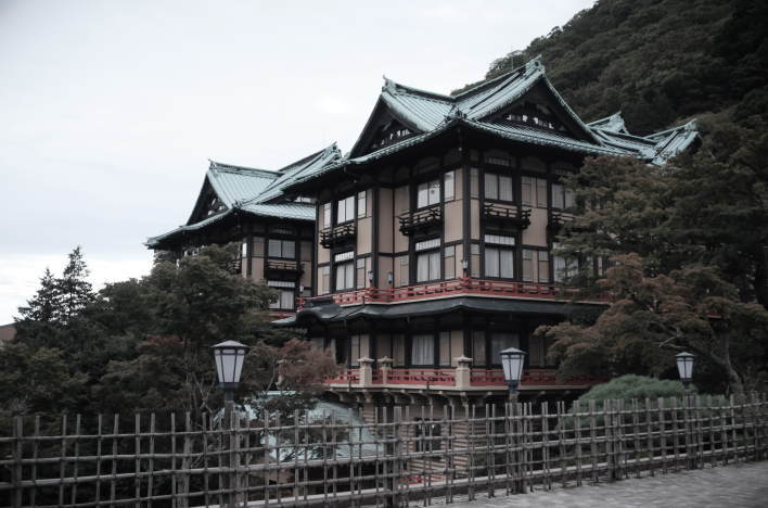 Hojiya Hotel's Flower Palace.
