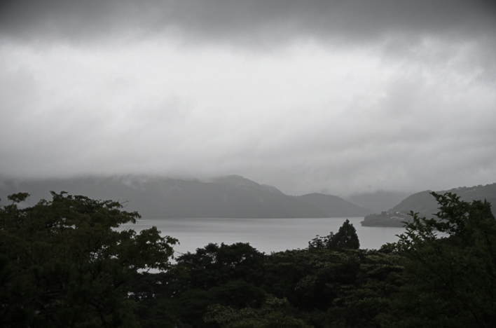 A view of Lake Ashi from Onshi Hakone Park.
